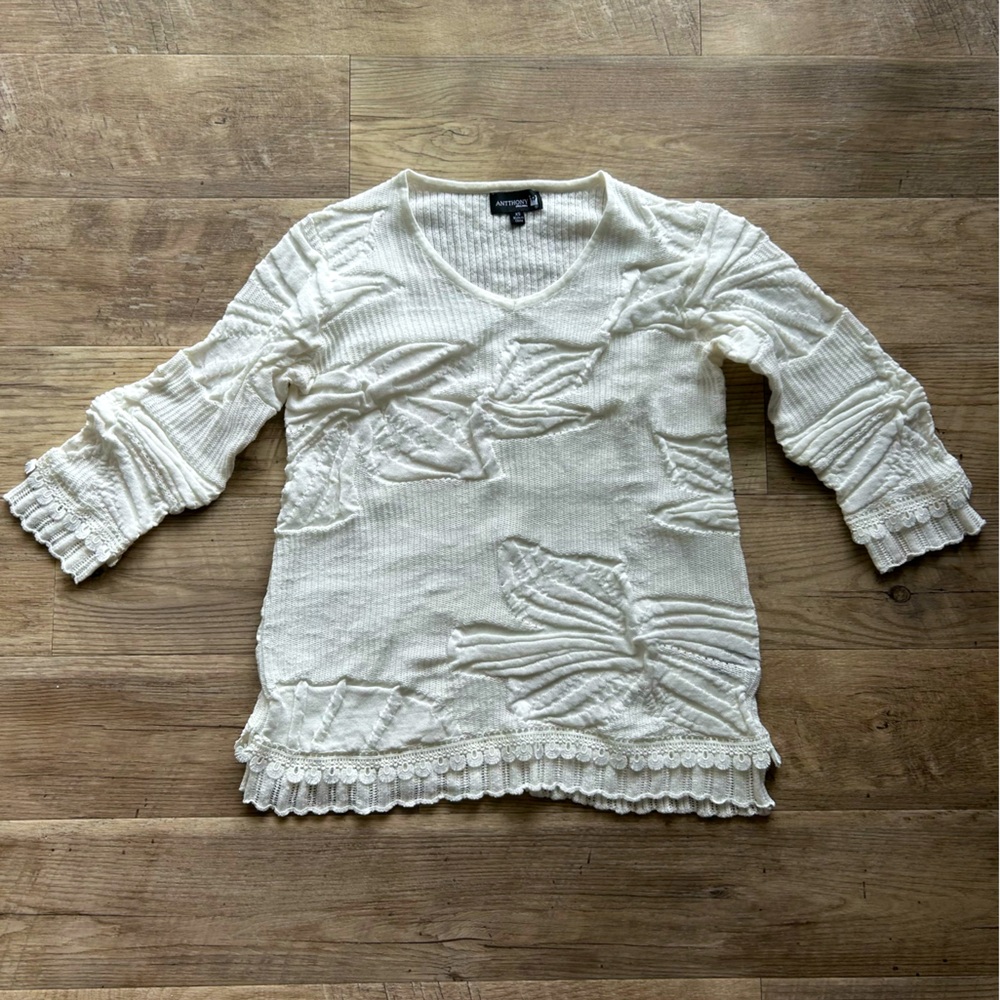 Antthony Original White Crochet Top 3/4 sleeve XS